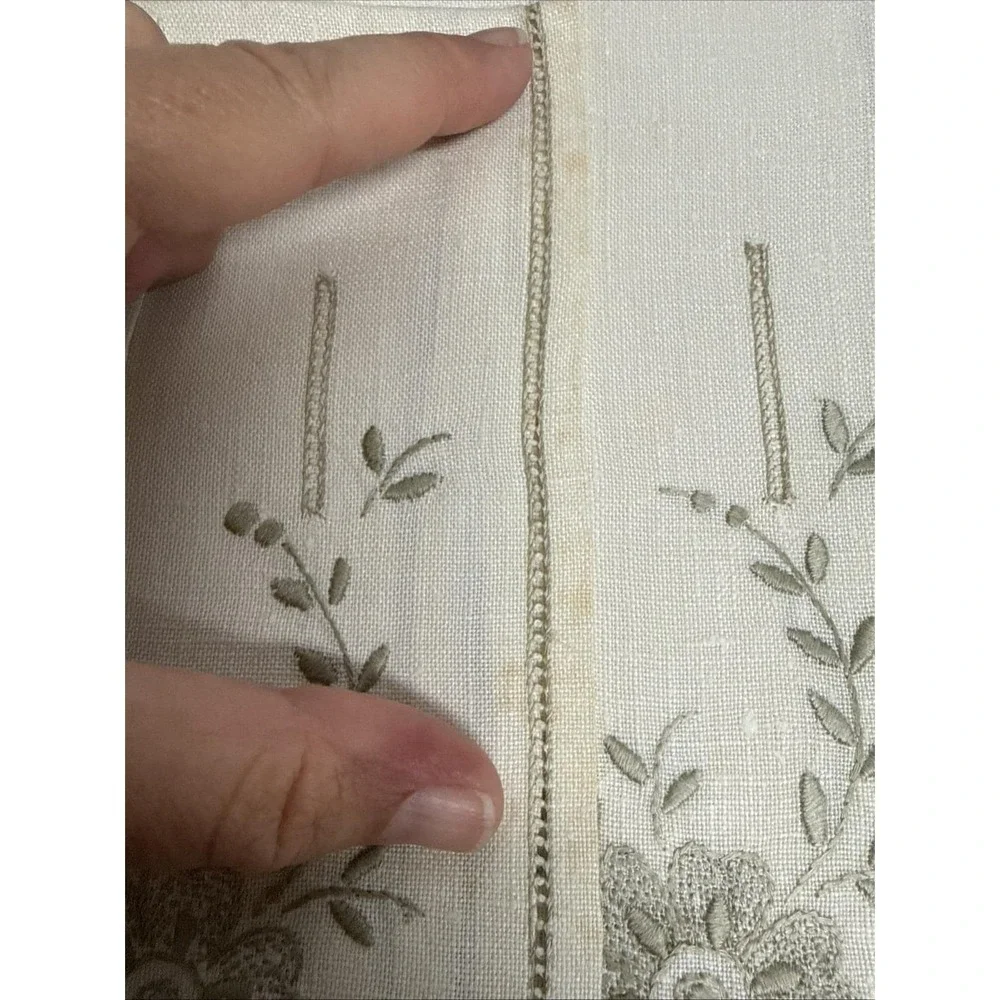 Vtg Embroidered Linen Cloth Table Napkins 16